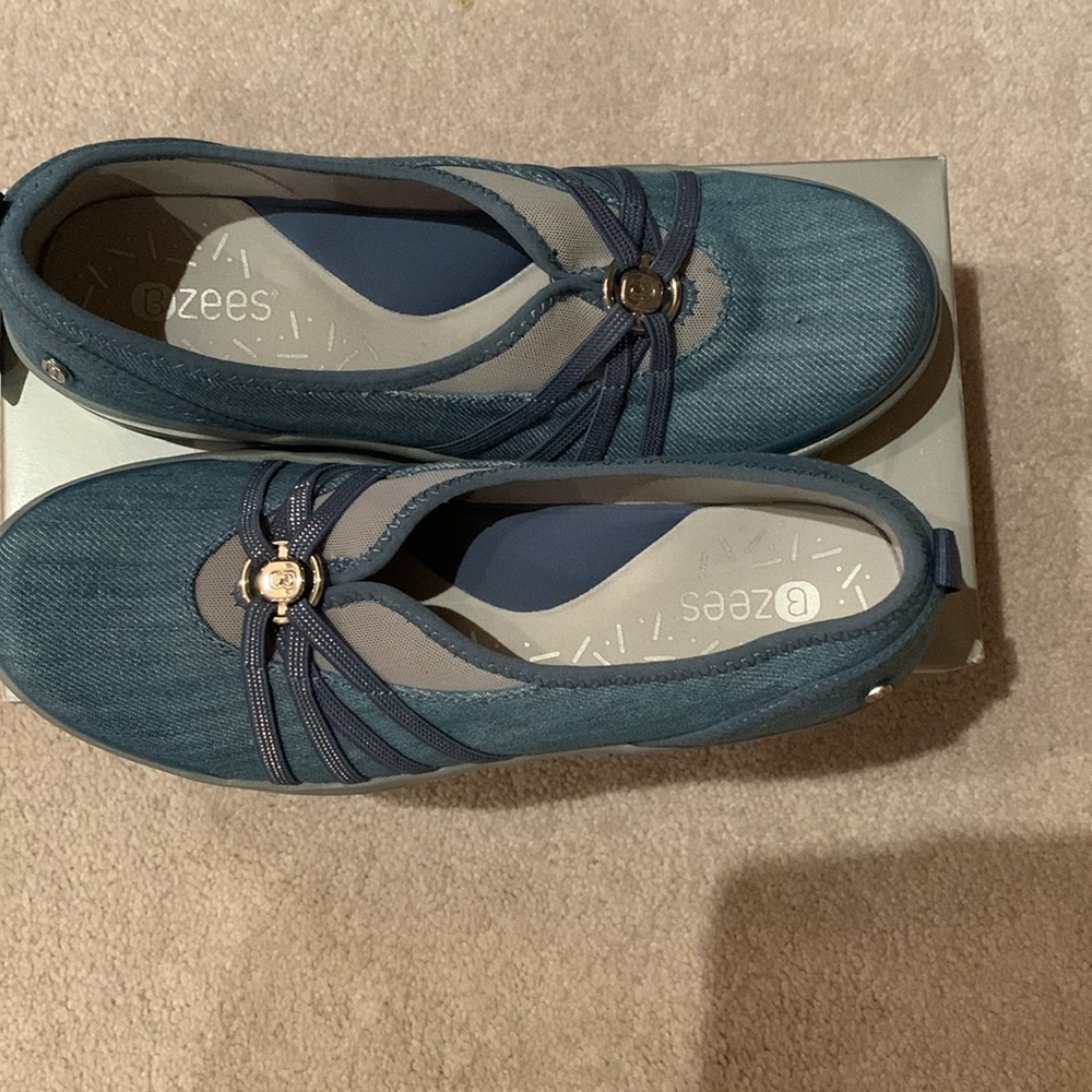 Bree’s shoes - Picture 3 of 8